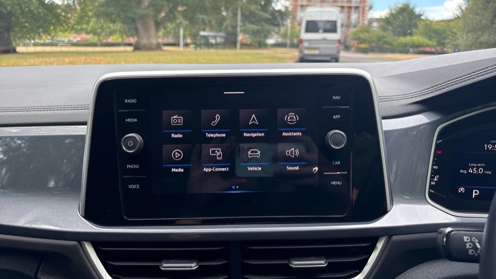 Volkswagen T-Roc 1.5 TSI Style 5dr DSG Petrol Hatchback - Image 34