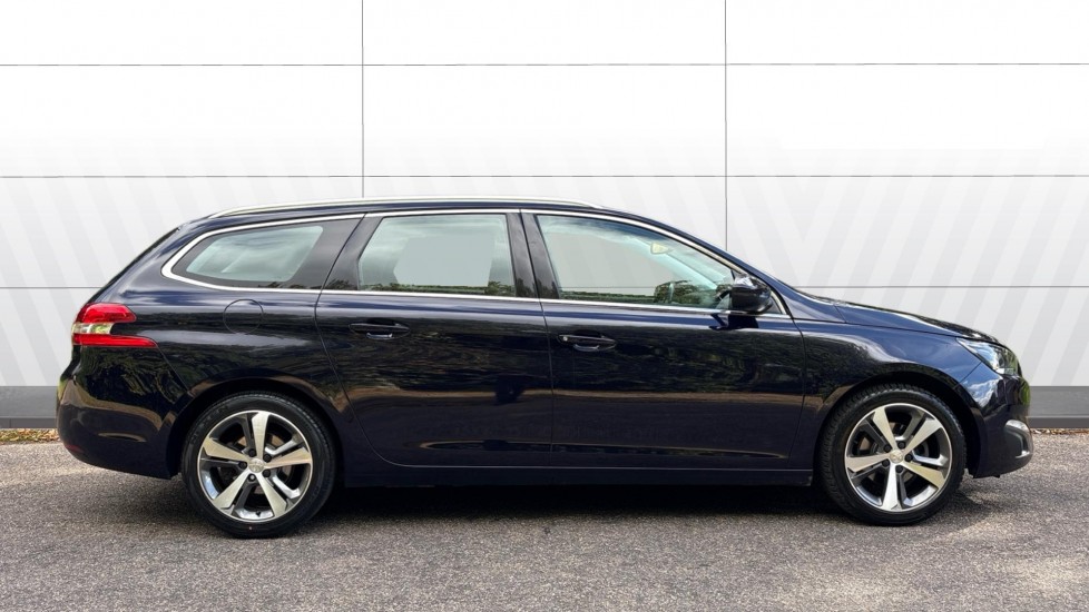 Peugeot 308 1.6 BlueHDi 120 Allure 5dr EAT6 Diesel Estate - Image 5