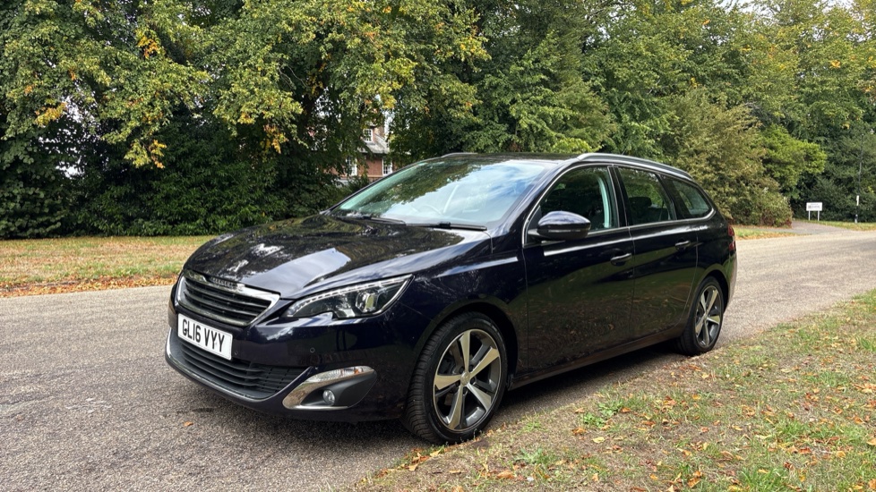 Peugeot 308 1.6 BlueHDi 120 Allure 5dr EAT6 Diesel Estate - Image 22