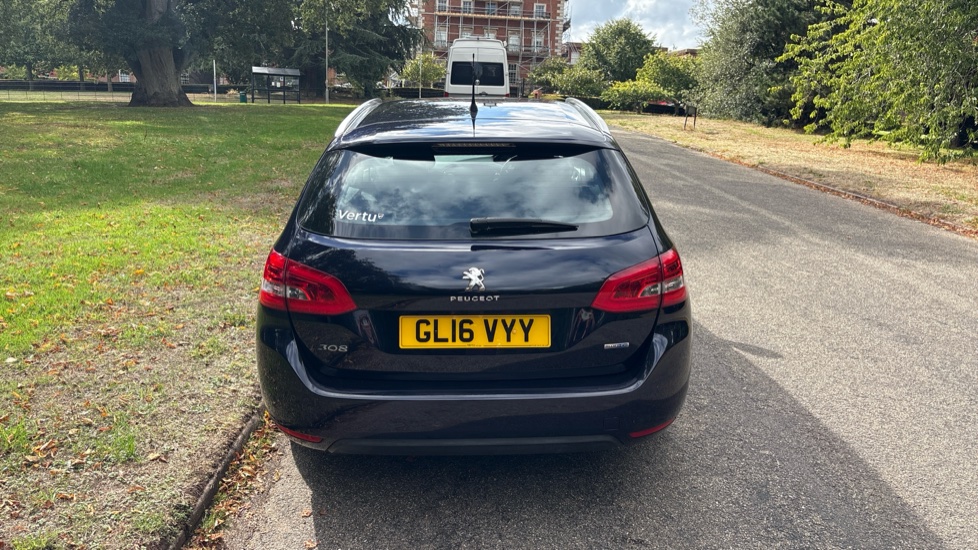 Peugeot 308 1.6 BlueHDi 120 Allure 5dr EAT6 Diesel Estate - Image 25