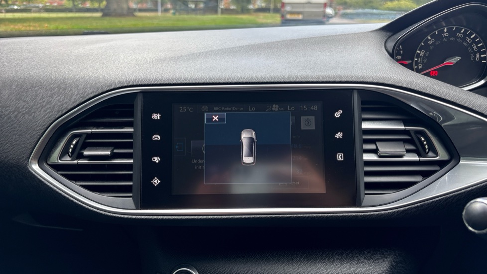 Peugeot 308 1.6 BlueHDi 120 Allure 5dr EAT6 Diesel Estate - Image 31