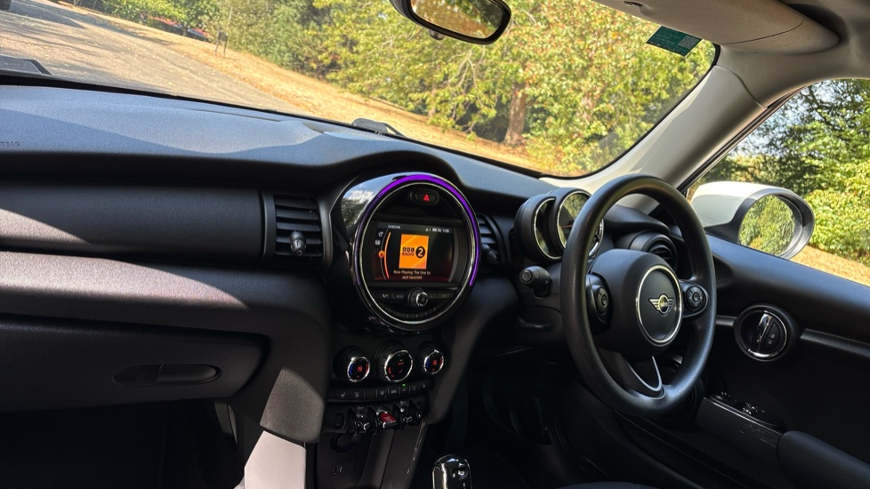 MINI Hatchback 1.5 Cooper Classic 5dr Auto Petrol Hatchback - Image 9
