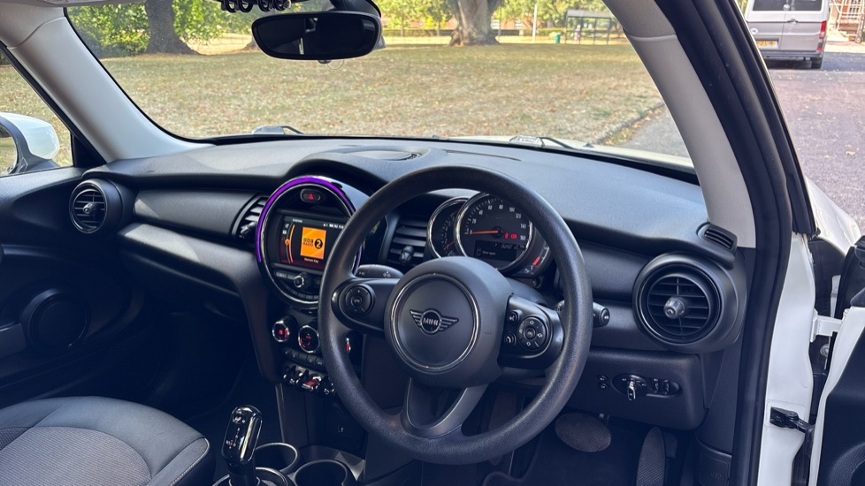 MINI Hatchback 1.5 Cooper Classic 5dr Auto Petrol Hatchback - Image 11