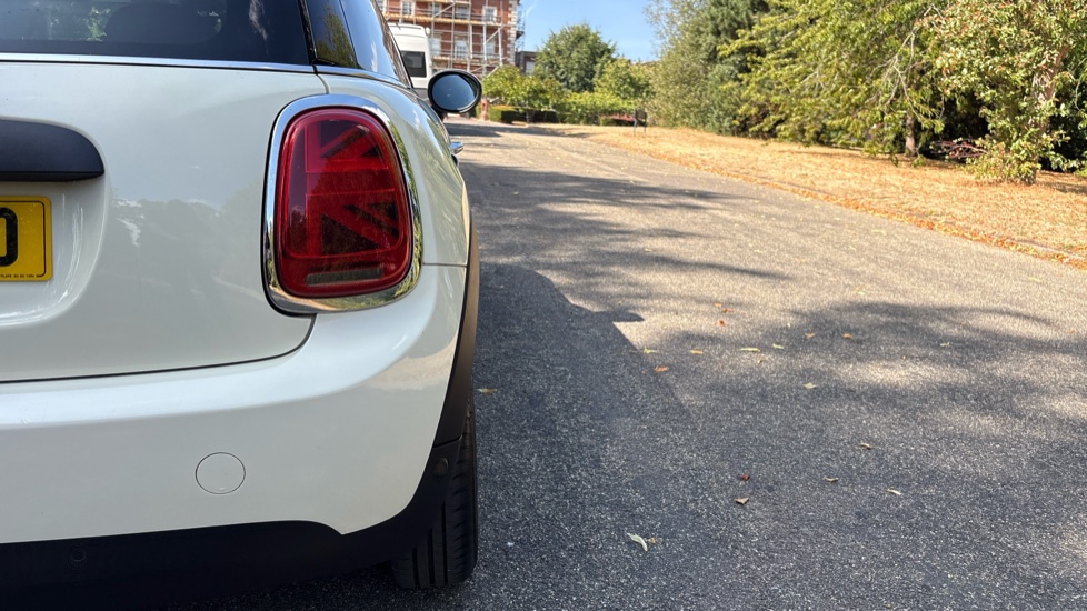 MINI Hatchback 1.5 Cooper Classic 5dr Auto Petrol Hatchback - Image 29