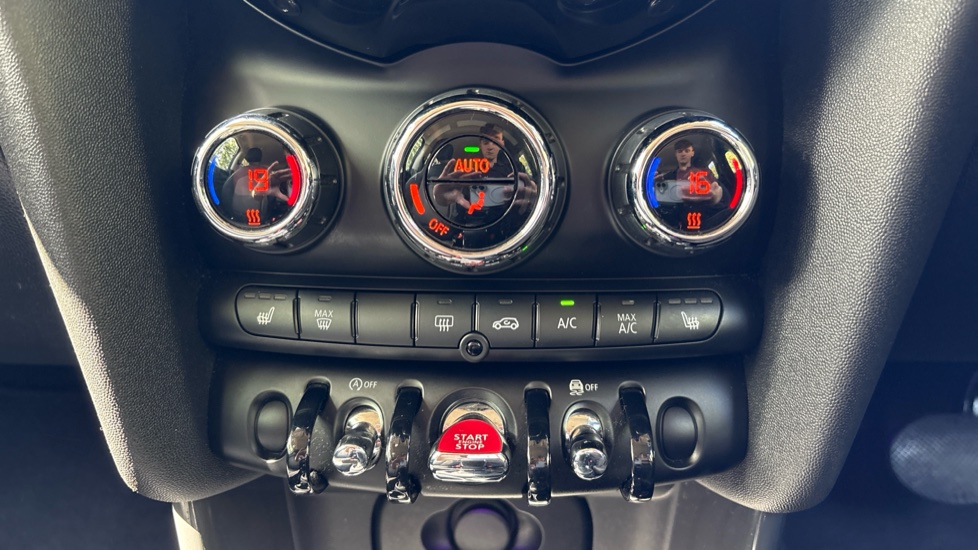 MINI Hatchback 1.5 Cooper Classic 5dr Auto Petrol Hatchback - Image 34