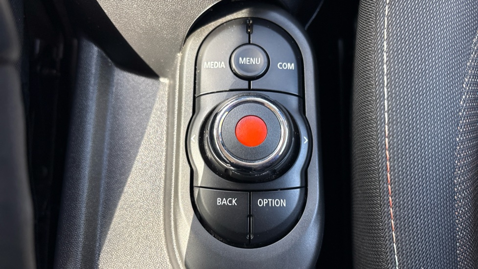 MINI Hatchback 1.5 Cooper Classic 5dr Auto Petrol Hatchback - Image 35