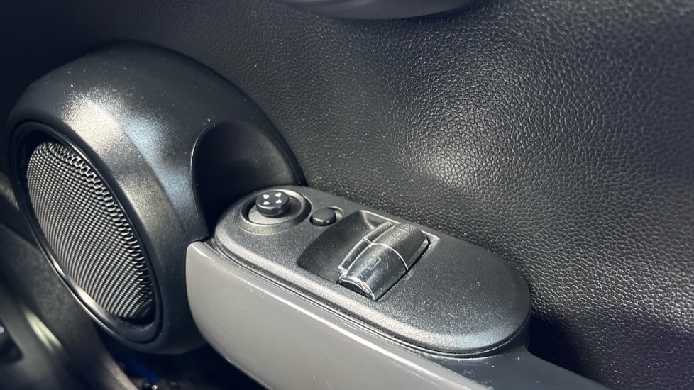 MINI Hatchback 1.5 Cooper Classic 5dr Auto Petrol Hatchback - Image 42