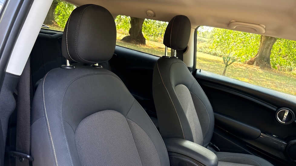 MINI Hatchback 1.5 Cooper Classic 5dr Auto Petrol Hatchback - Image 44