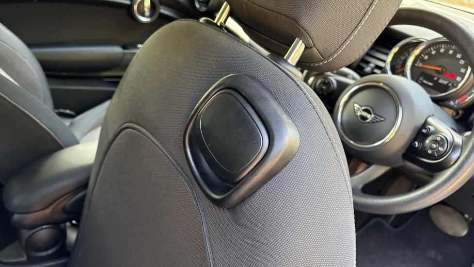 MINI Hatchback 1.5 Cooper Classic 5dr Auto Petrol Hatchback - Image 45