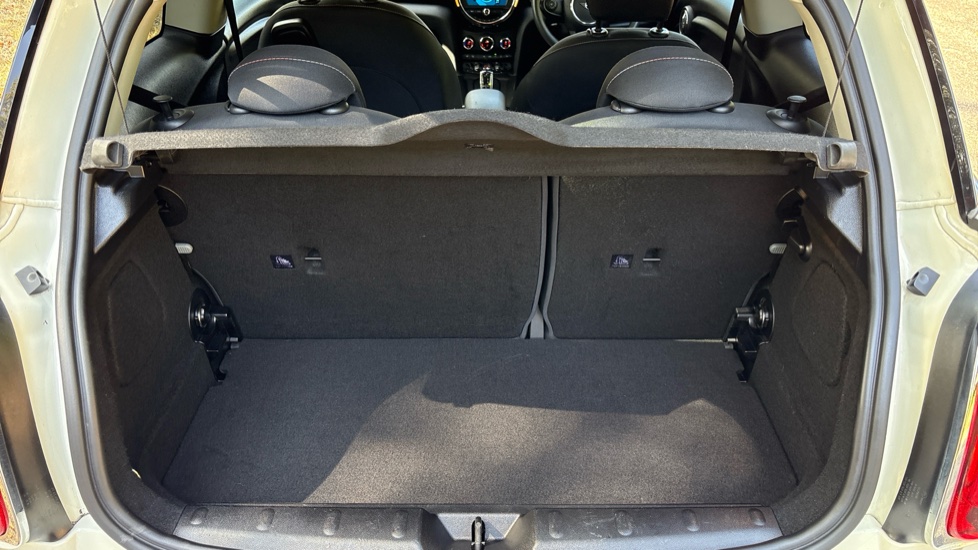 MINI Hatchback 1.5 Cooper Classic 5dr Auto Petrol Hatchback - Image 48
