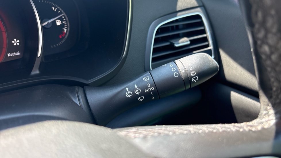 Renault Megane 1.6 dCi Signature Nav 5dr Diesel Hatchback - Image 39