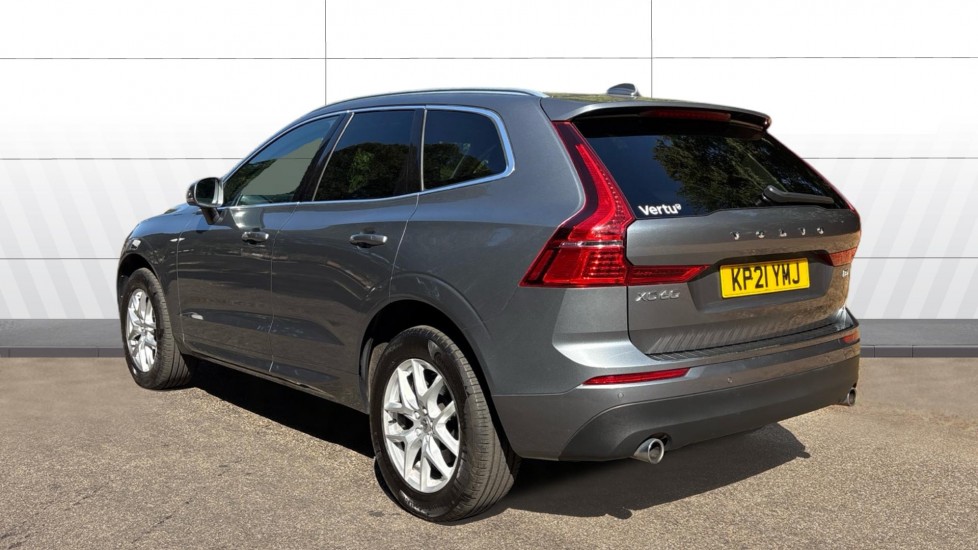 Volvo XC60 2.0 B4D Momentum 5dr Geartronic Diesel Estate - Image 2