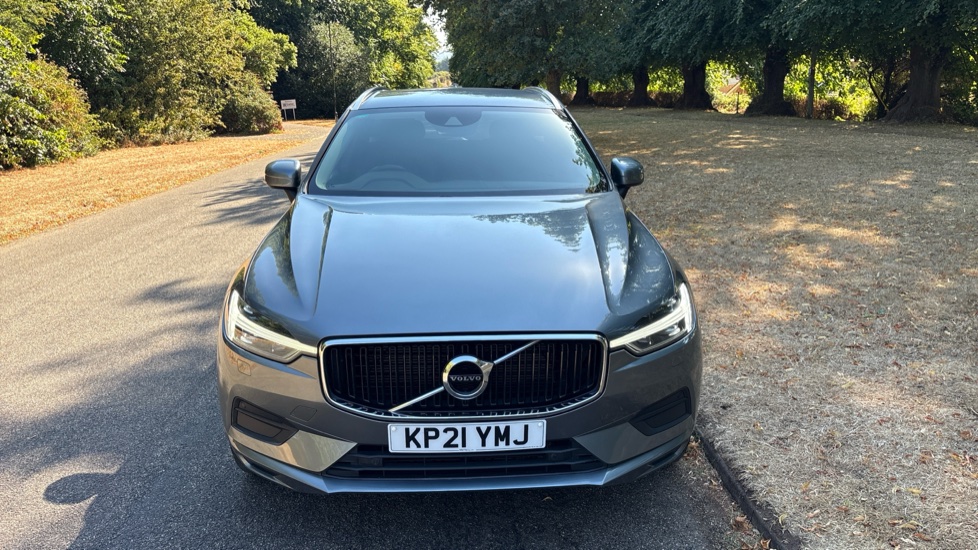Volvo XC60 2.0 B4D Momentum 5dr Geartronic Diesel Estate - Image 21