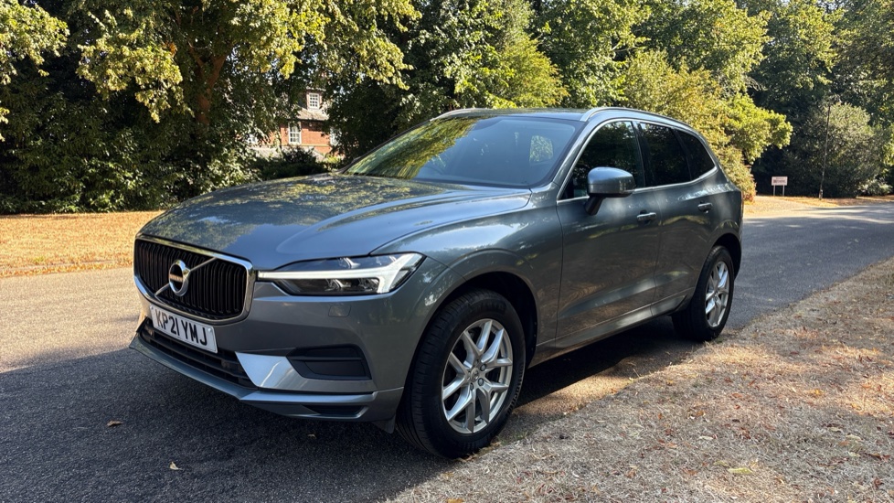 Volvo XC60 2.0 B4D Momentum 5dr Geartronic Diesel Estate - Image 22