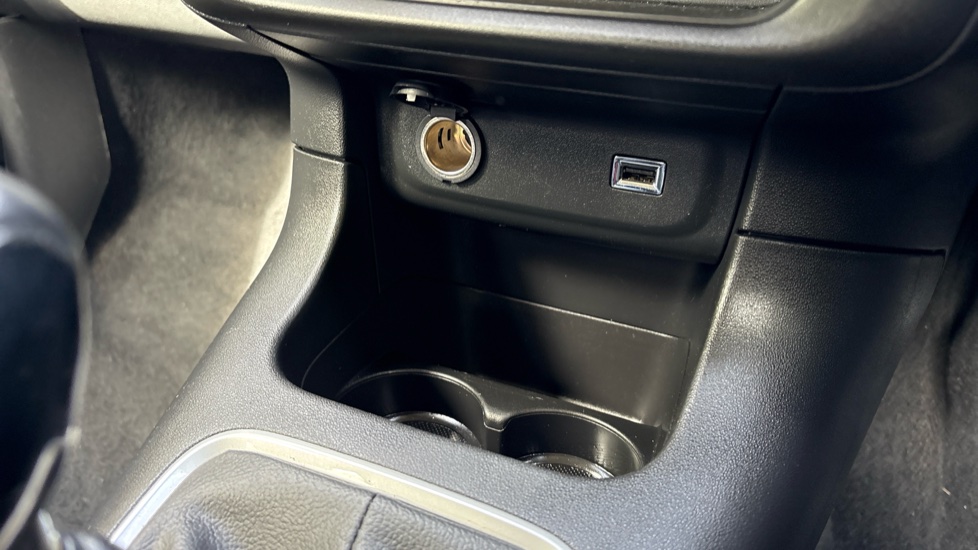 Citroen C3 1.2 PureTech C-Series Edition 5dr Petrol Hatchback - Image 33