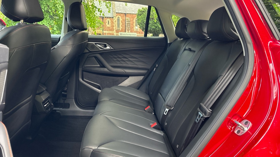 MG HS 1.5 T-GDI Trophy 5dr Petrol Hatchback - Image 16