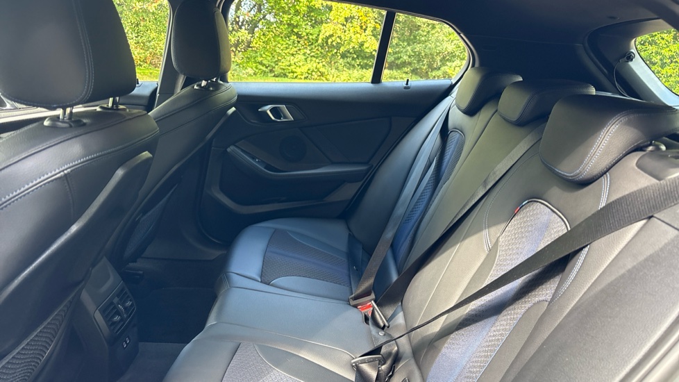 BMW 1 Series 118i [136] M Sport 5dr [Live Cockpit Professional] Petrol Hatchback - Image 16