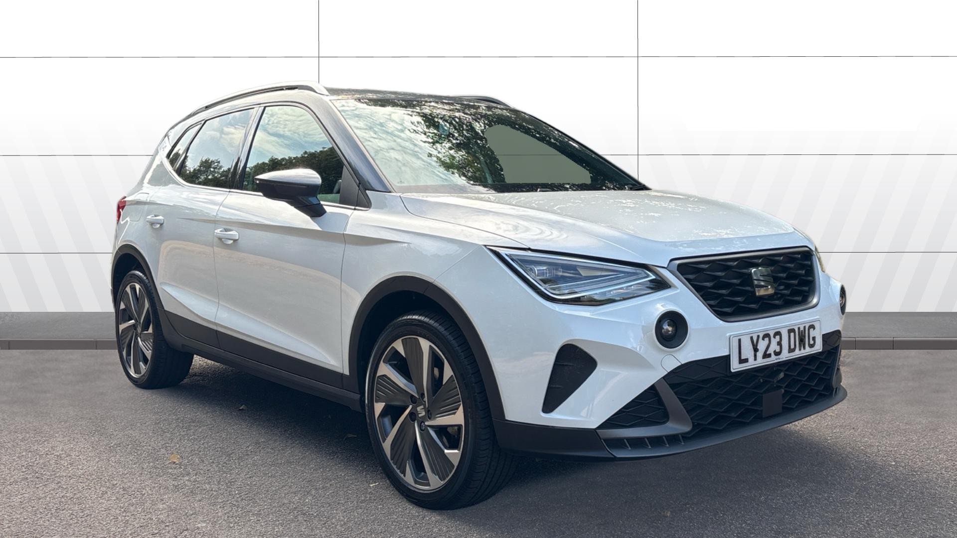 SEAT Arona listing photo