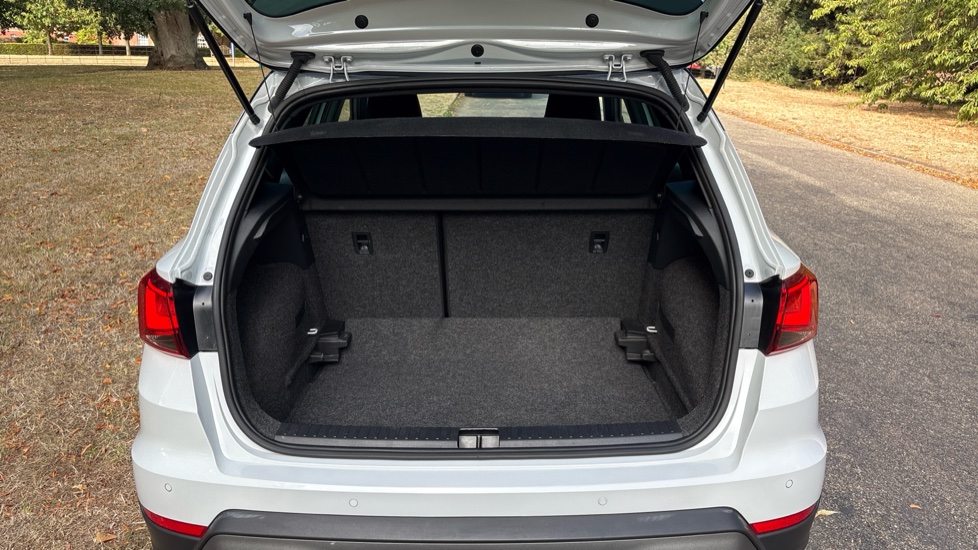 SEAT Arona 1.5 TSI 150 FR Sport 5dr DSG Petrol Hatchback - Image 4