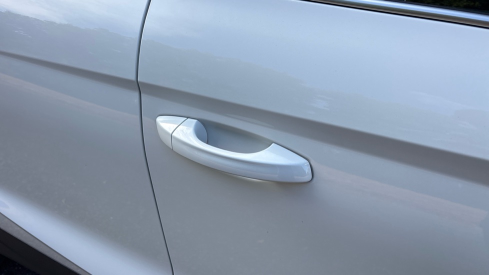 SEAT Arona 1.5 TSI 150 FR Sport 5dr DSG Petrol Hatchback - Image 25