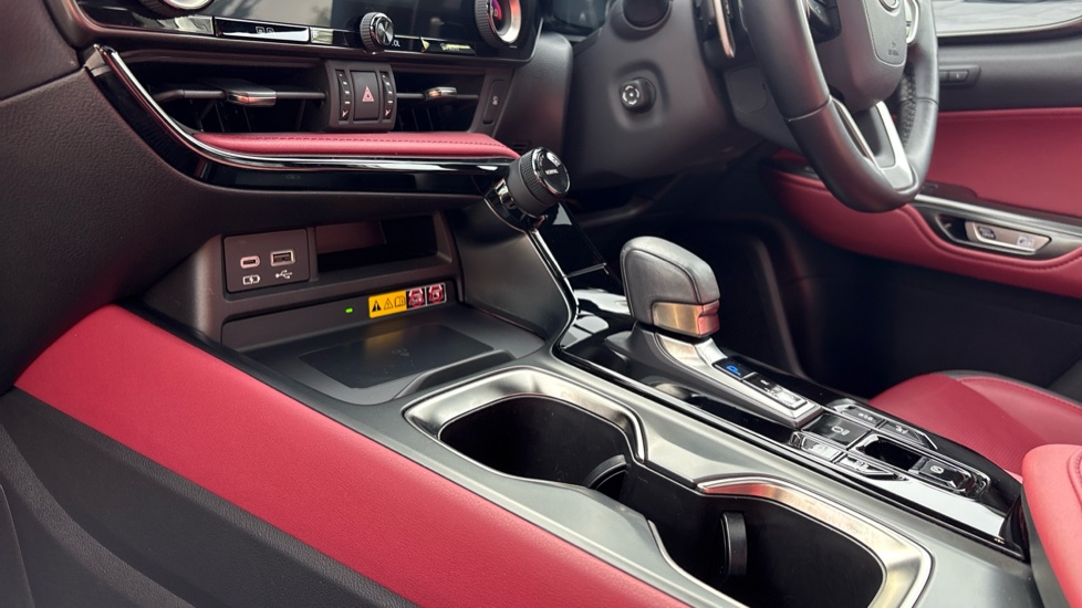 Lexus NX 450h+ 2.5 5dr E-CVT [Premium Pack] Estate - Image 13