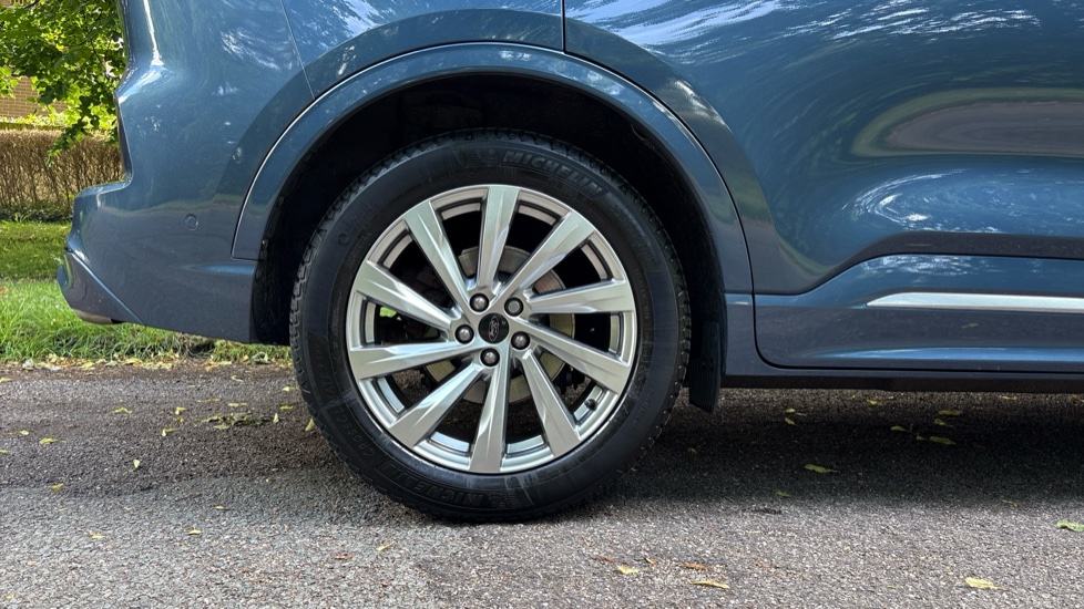 Ford Kuga 2.5 FHEV Vignale 5dr CVT Hybrid Estate - Image 7