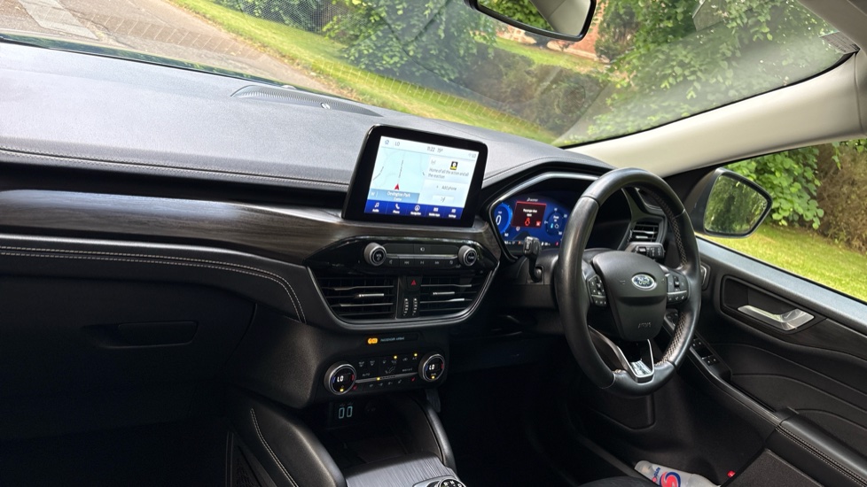 Ford Kuga 2.5 FHEV Vignale 5dr CVT Hybrid Estate - Image 9