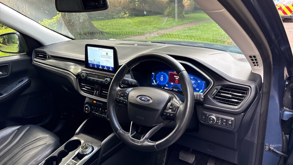 Ford Kuga 2.5 FHEV Vignale 5dr CVT Hybrid Estate - Image 11
