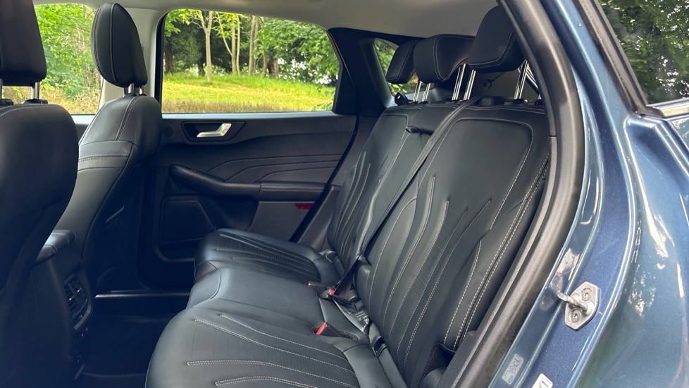Ford Kuga 2.5 FHEV Vignale 5dr CVT Hybrid Estate - Image 16