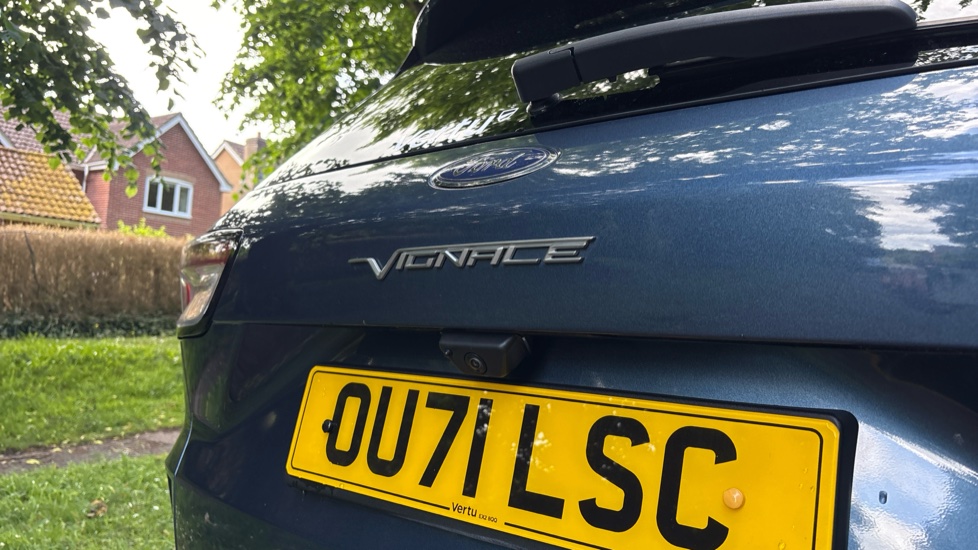 Ford Kuga 2.5 FHEV Vignale 5dr CVT Hybrid Estate - Image 31