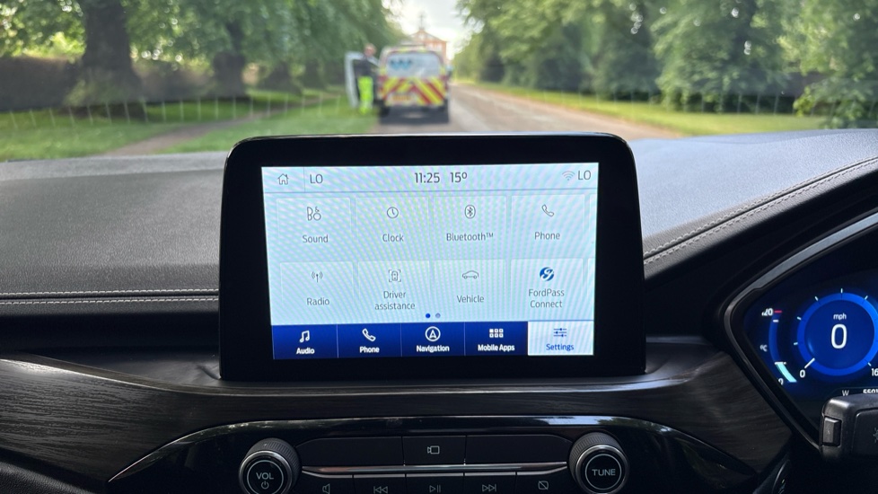 Ford Kuga 2.5 FHEV Vignale 5dr CVT Hybrid Estate - Image 37
