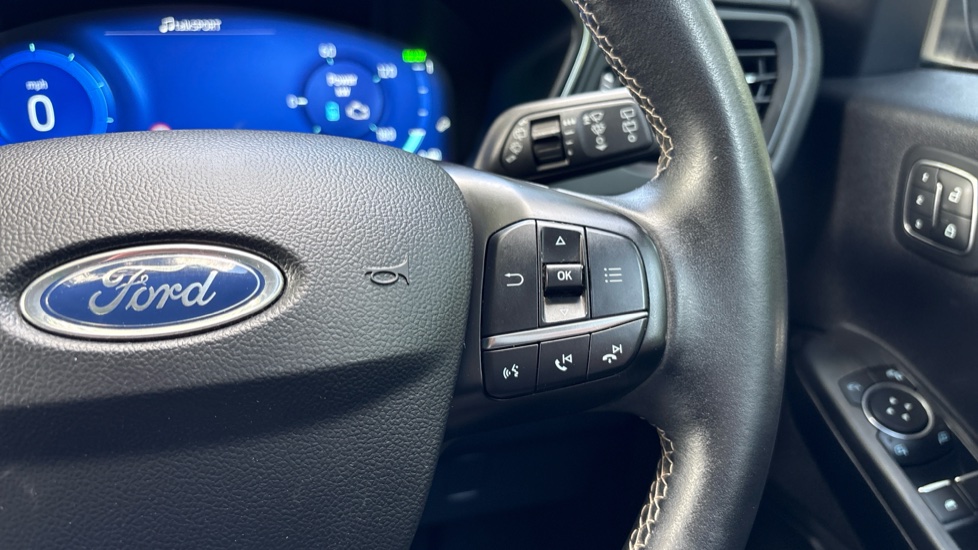 Ford Kuga 2.5 FHEV Vignale 5dr CVT Hybrid Estate - Image 42
