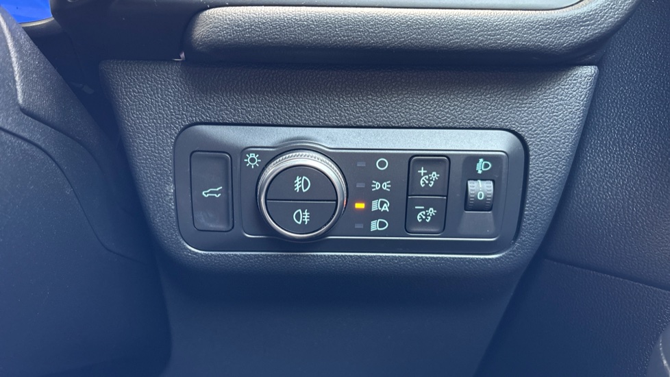 Ford Kuga 2.5 FHEV Vignale 5dr CVT Hybrid Estate - Image 45