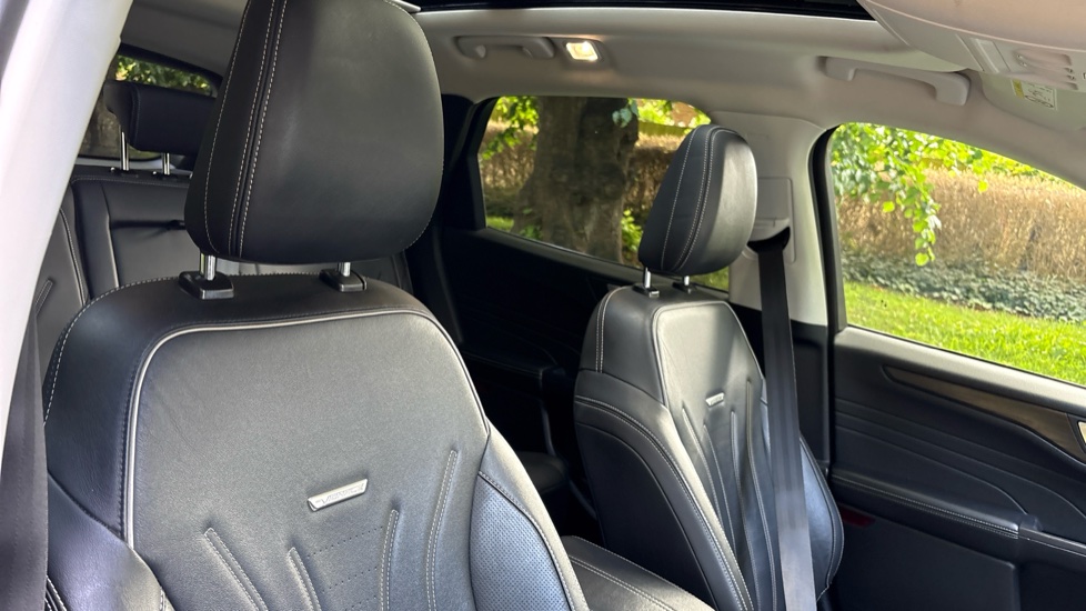 Ford Kuga 2.5 FHEV Vignale 5dr CVT Hybrid Estate - Image 48