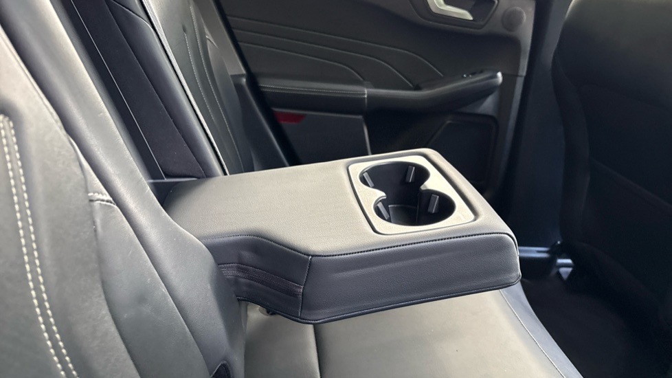 Ford Kuga 2.5 FHEV Vignale 5dr CVT Hybrid Estate - Image 49