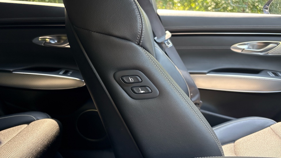 Genesis Gv70 2.2D Sport Line 5dr Auto AWD Diesel Estate - Image 44