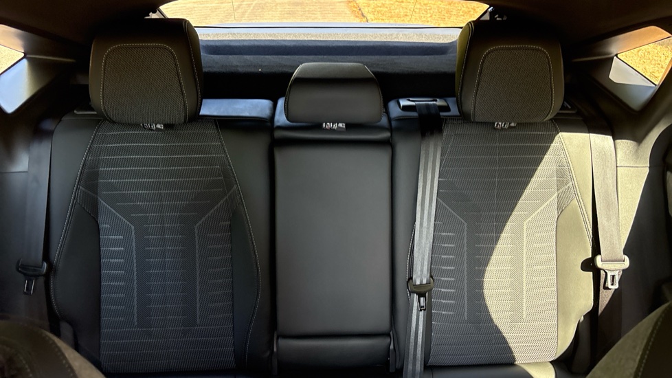 Peugeot 3008 1.2 Hybrid 145 GT 5dr e-DSC6 Petrol Estate - Image 15