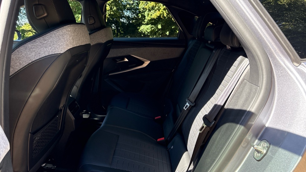 Peugeot 3008 1.2 Hybrid 145 GT 5dr e-DSC6 Petrol Estate - Image 16