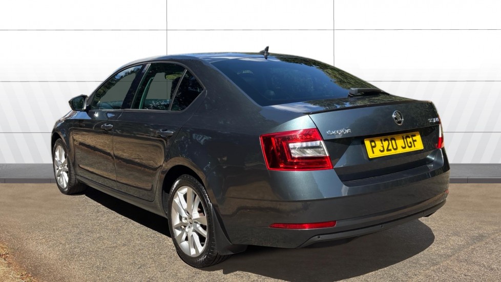 Skoda Octavia 1.5 TSI SE L 5dr DSG Petrol Hatchback - Image 2