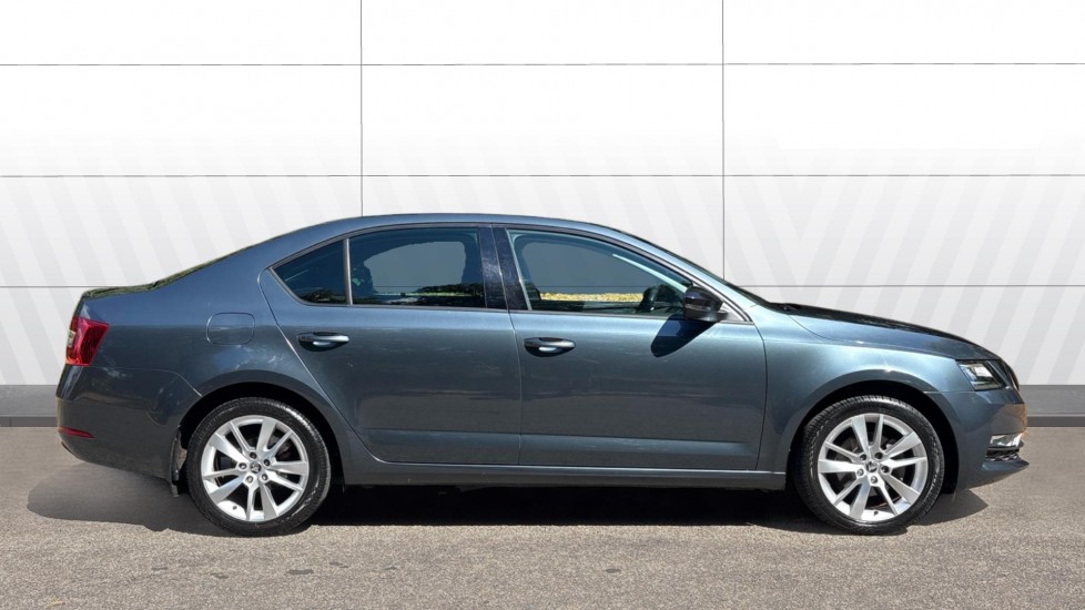 Skoda Octavia 1.5 TSI SE L 5dr DSG Petrol Hatchback - Image 5