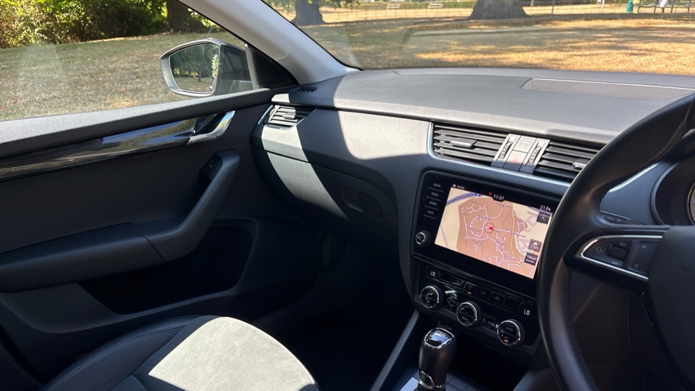 Skoda Octavia 1.5 TSI SE L 5dr DSG Petrol Hatchback - Image 14