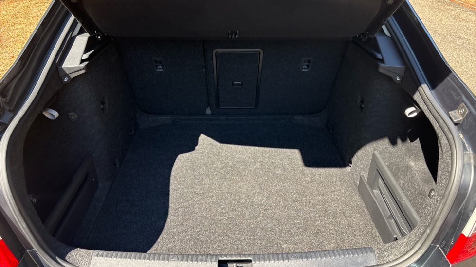 Skoda Octavia 1.5 TSI SE L 5dr DSG Petrol Hatchback - Image 47