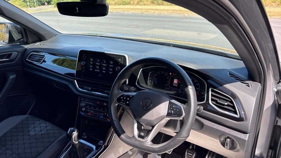 Volkswagen T-Roc 1.5 TSI R-Line 5dr Petrol Hatchback - Image 11