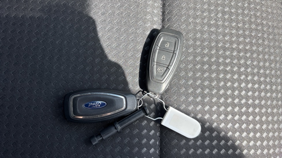 Ford Focus 1.0 EcoBoost ST-Line 5dr Petrol Estate - Image 20