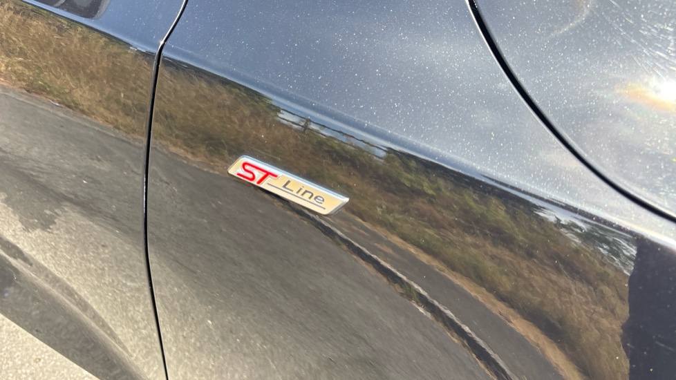 Ford Focus 1.0 EcoBoost ST-Line 5dr Petrol Estate - Image 24