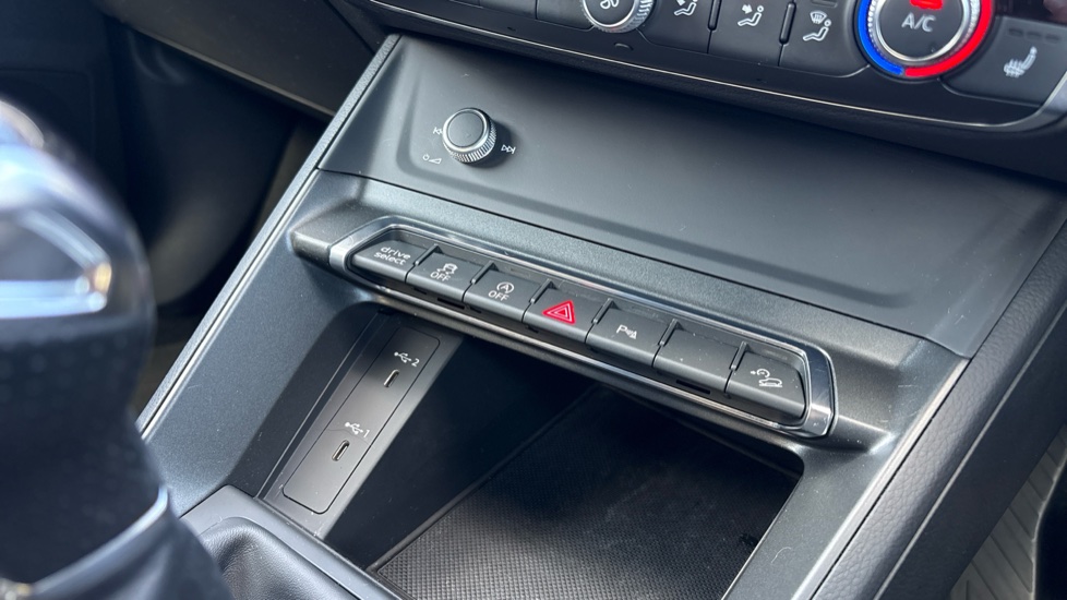 Audi Q3 35 TFSI S Line 5dr Petrol Estate - Image 35