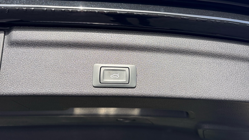 Audi Q3 35 TFSI S Line 5dr Petrol Estate - Image 46