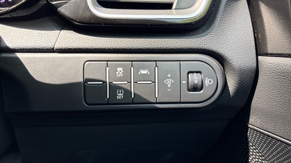 Kia Xceed 1.5T GDi ISG 3 5dr Petrol Hatchback - Image 43