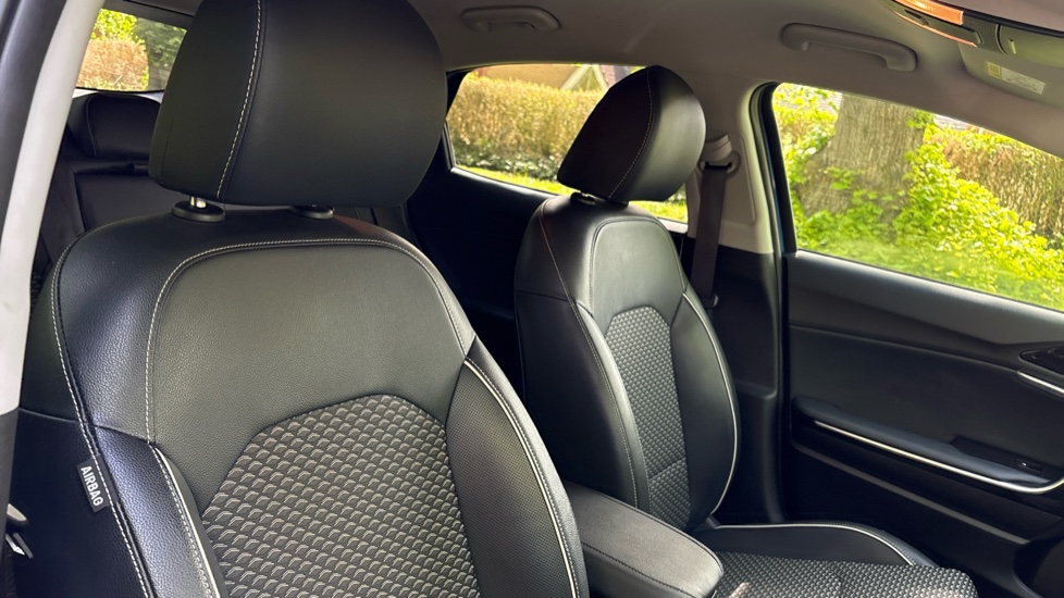 Kia Xceed 1.5T GDi ISG 3 5dr Petrol Hatchback - Image 46