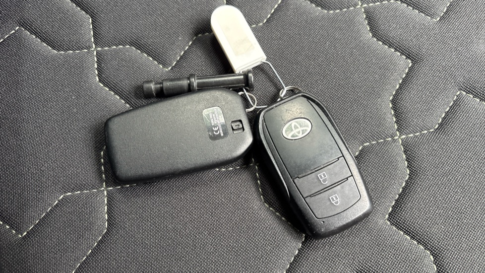 Toyota Aygo X 1.0 VVT-i Exclusive 5dr Petrol Hatchback - Image 20